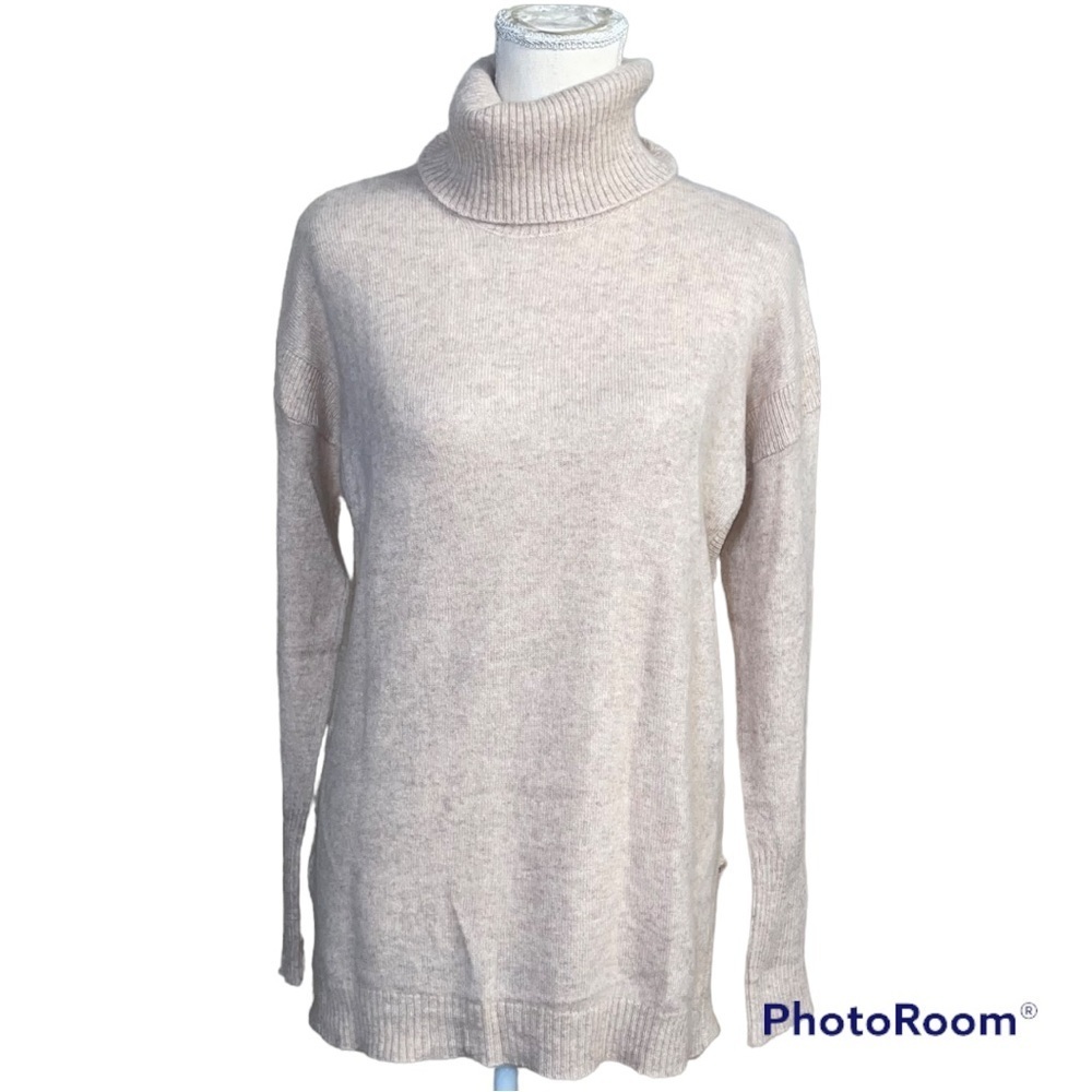 PREMISE 100% Cashmere Sweater Cream Long Sleeve Slight High Low Hem Medium